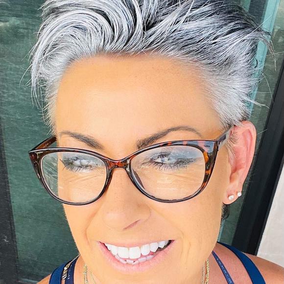 Meet your Posher, Ruth - Picture 1 of 1